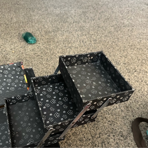 Like New. Caboodle Makeup Organizer Train Case. Black with purse & heels design. - Picture 10 of 10